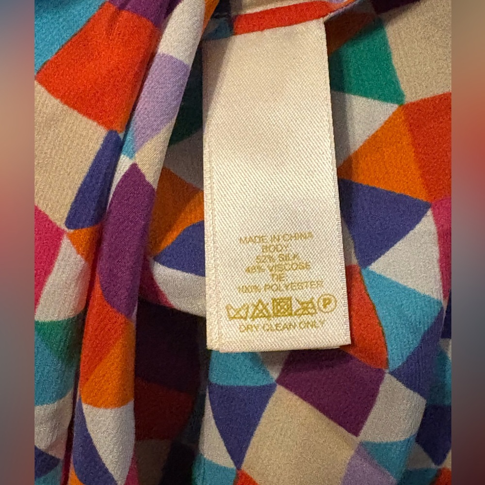 Kate Spade New York “Selena" geometric print silk sleeveless blouse. Medium - Picture 4 of 4